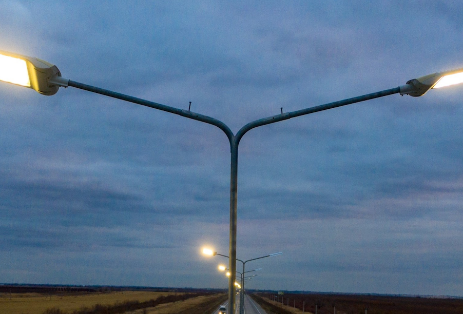 Благодаря нацпроекту на объездной дороге Ханты-Мансийска обустроят освещение